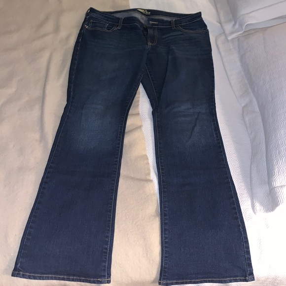 Old Navy “Diva” Bootcut Jean - Picture 5 of 14